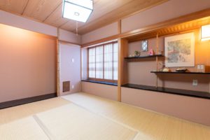 Duplex Family Room tatami room