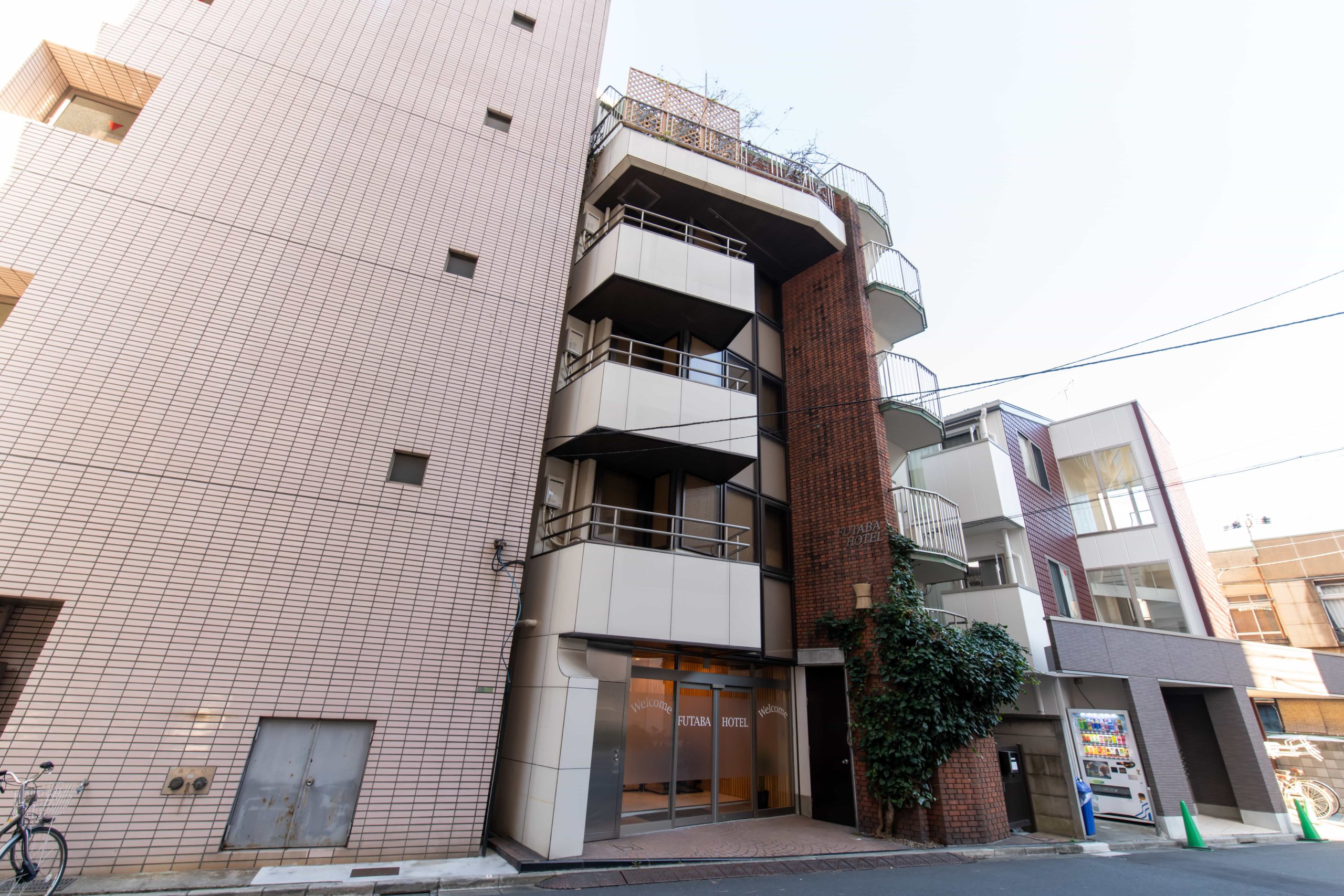 Futaba Hotel exterior