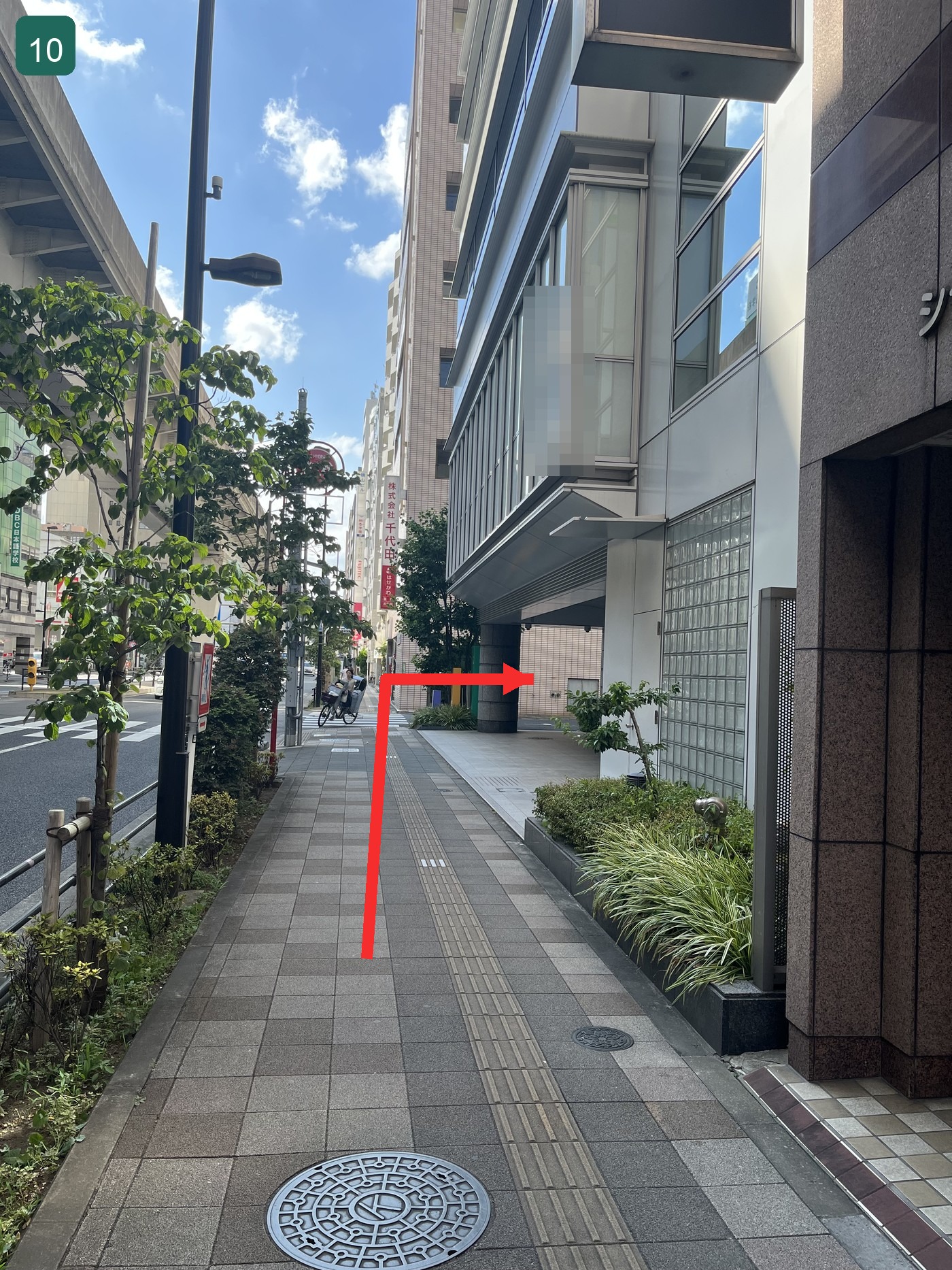 ホテルへ向かう静かな道